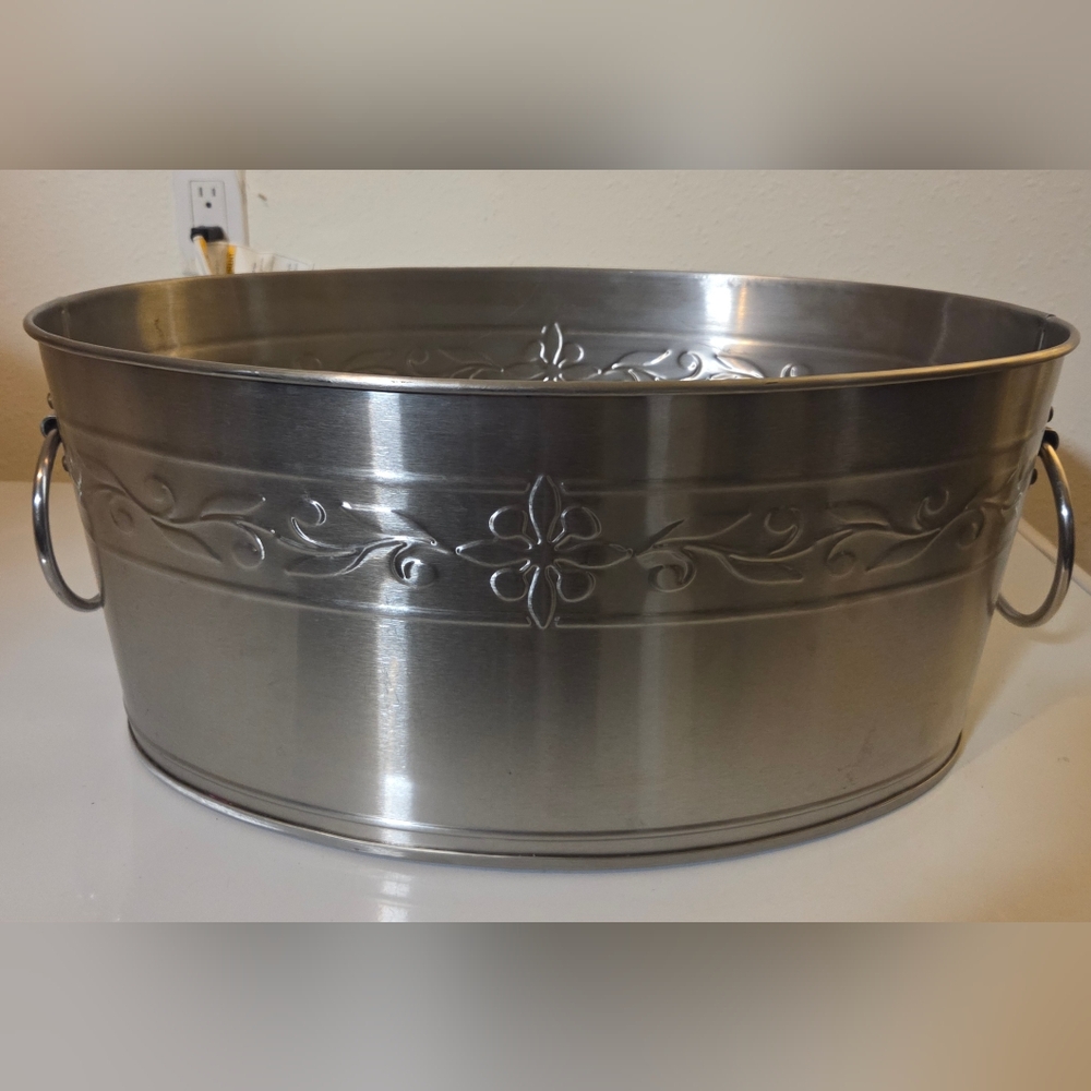 Silver Color Metal Basket with Handles